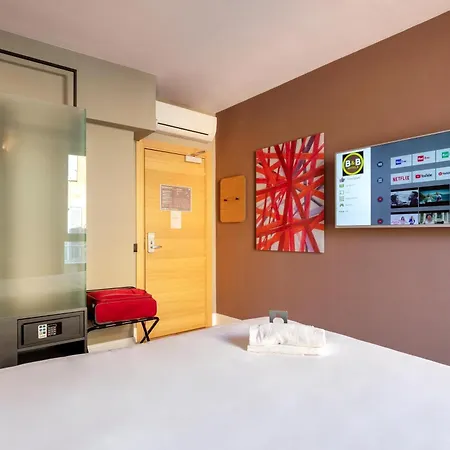 Center Hotel