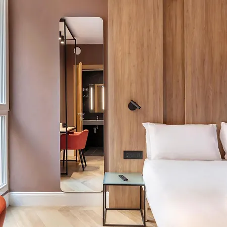 Center Hotel