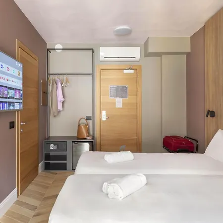 Hotel Center