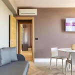Center Hotel